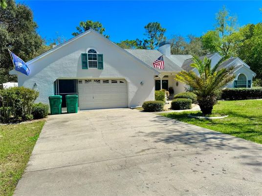 Attached, Exterior, Facade, Ranch