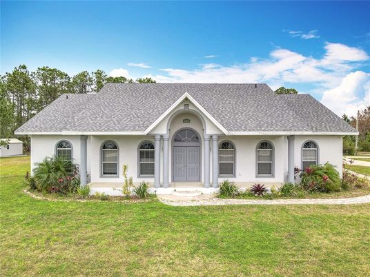 Backyard, Exterior, Facade, Ranch