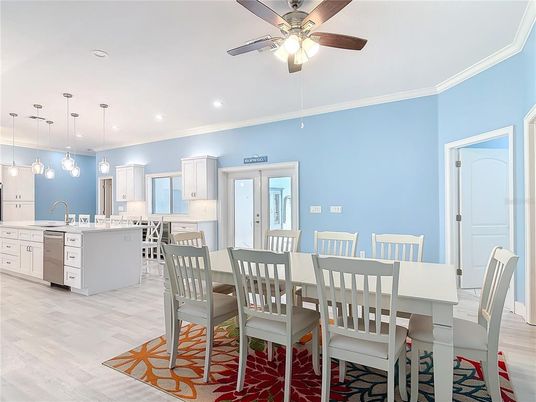 Dining room, Interior, Kitchen, Pendant Lights, Recessed Lighting, Wood Texture Flooring