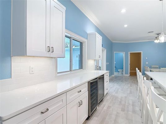 Dining room, Interior, Kitchen, Pendant Lights, Recessed Lighting, Wood Texture Flooring