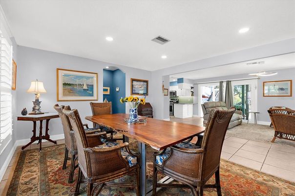 Dining room, Interior, Recessed Lighting