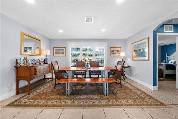 Dining room, Interior, Recessed Lighting