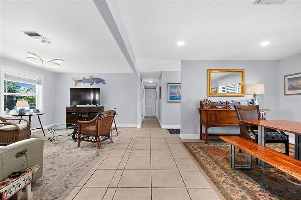 Interior, Living room, Pendant Lights, Recessed Lighting