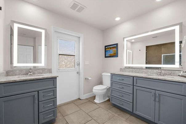 Bathroom, Dual Sink Vanities, Interior, Recessed Lighting