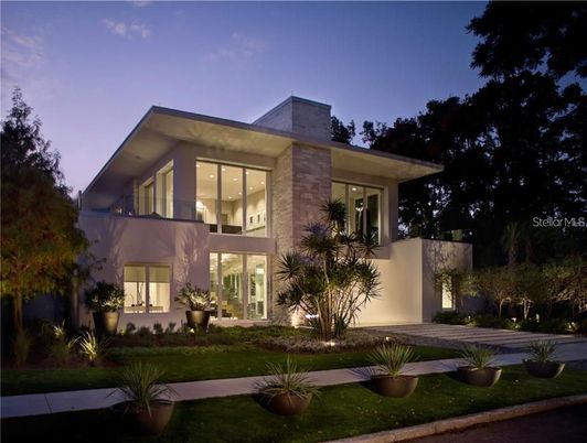 Backyard, Exterior, Facade, Modern