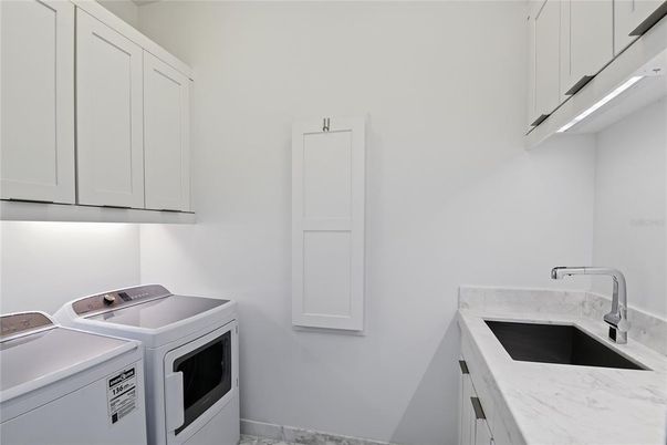 Interior, Washer