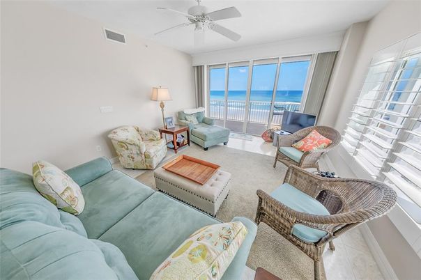 Interior, Living room, Water