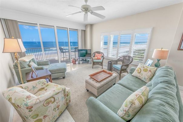 Interior, Living room, Water