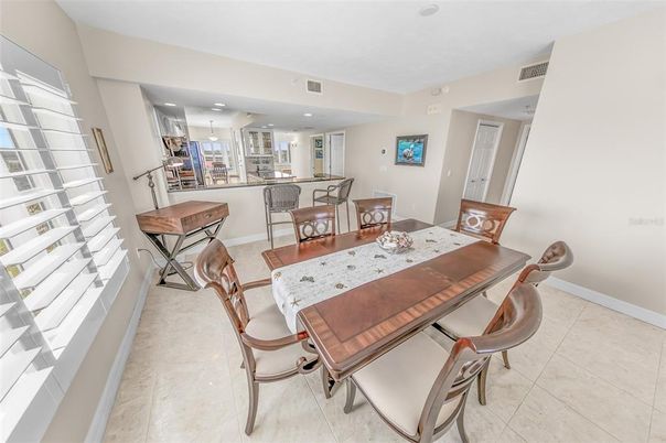 Dining room, Interior, Kitchen, Pendant Lights, Recessed Lighting