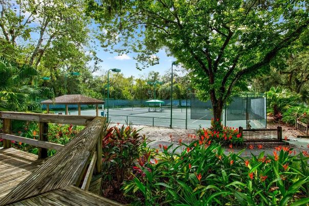 Exterior, Tennis Courts