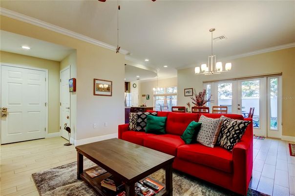 Dining room, Interior, Living room, Pendant Lights, Recessed Lighting, Wood Texture Flooring