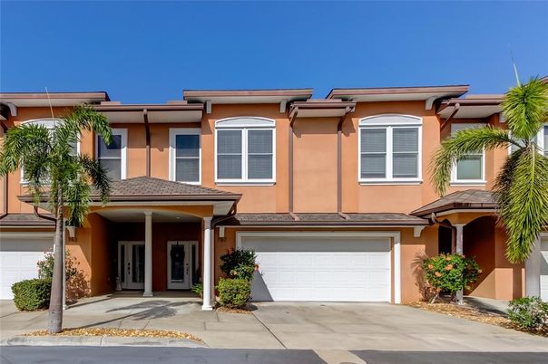 Attached, Exterior, Facade, Mediterranean