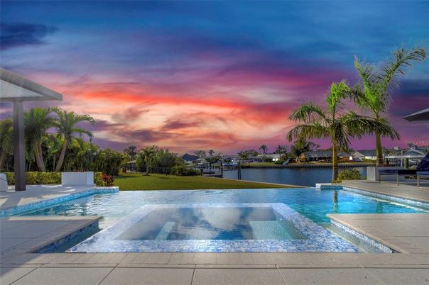 Exterior, Lake, Pool, Water