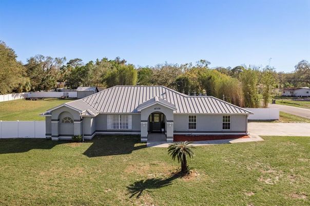 Backyard, Exterior, Facade, Ranch