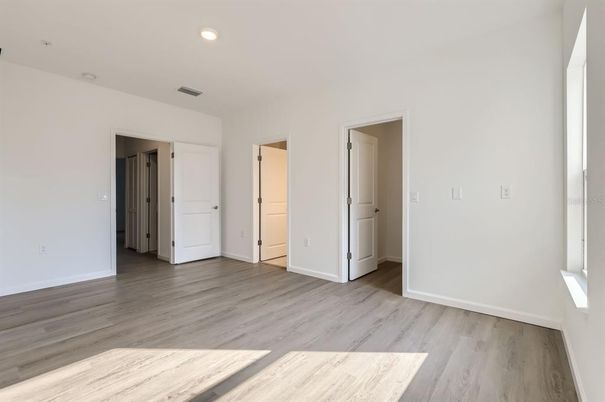 Empty room, Interior, Recessed Lighting, Wood Texture Flooring