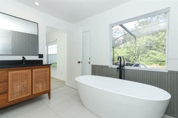 Bathroom, Dual Sink Vanities, Free Standing Baths, Interior, Recessed Lighting