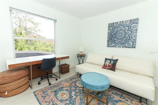 Home Office, Interior