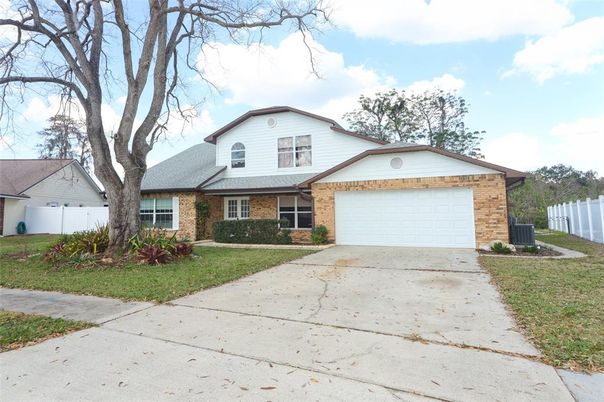 Attached, Exterior, Facade, Brick Facade, Ranch
