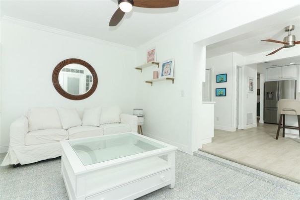 Interior, Kitchen, Living room, Stainless Steel Appliances
