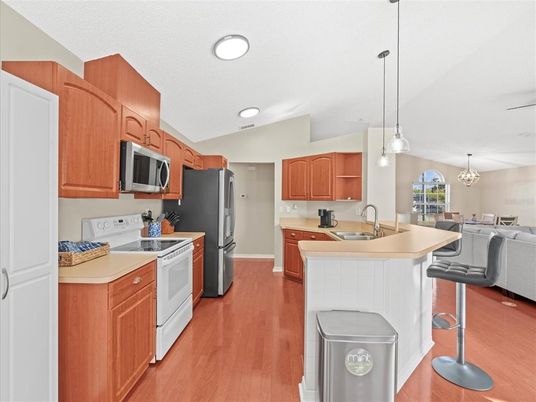 Chandelier, Dining room, Interior, Kitchen, Pendant Lights, Recessed Lighting, Wood Texture Flooring