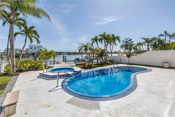 Exterior, Pool, Water