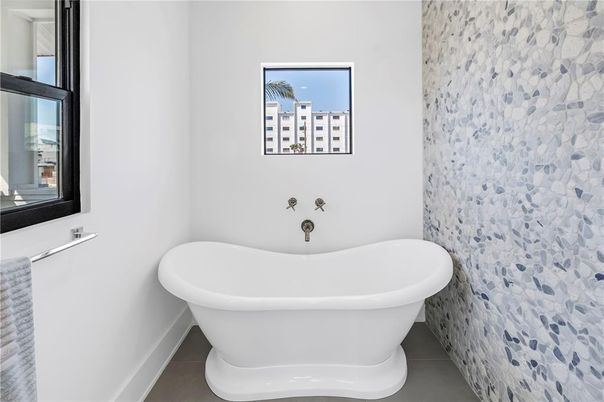 Bathroom, Free Standing Baths, Interior