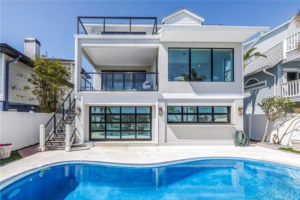 Attached, Exterior, Facade, Pool, Modern