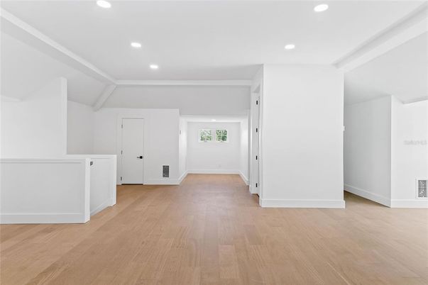 Empty room, Interior, Recessed Lighting, Wood Texture Flooring