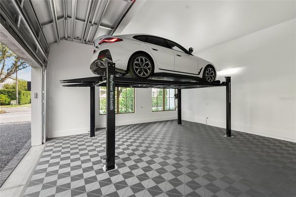 Garage, Interior