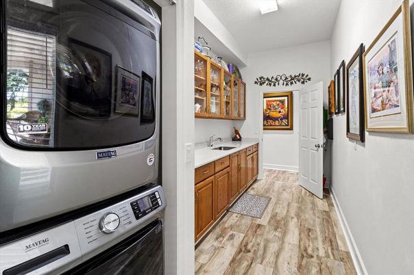 Interior, Utility Closets, Washer, Wood Texture Flooring