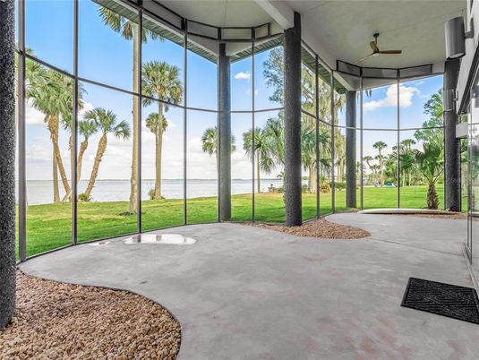 Interior, Sun Room, Water