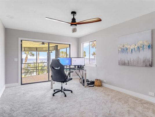 Home Office, Interior
