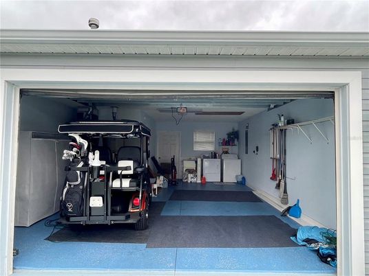 Garage, Interior