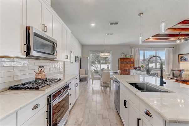 Dining room, Interior, Kitchen, Pendant Lights, Recessed Lighting, Wood Texture Flooring
