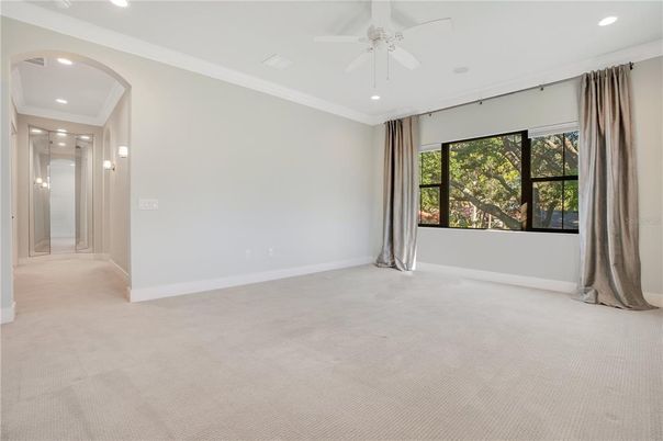 Empty room, Interior, Recessed Lighting