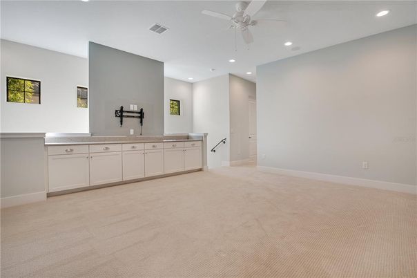Empty room, Interior, Recessed Lighting