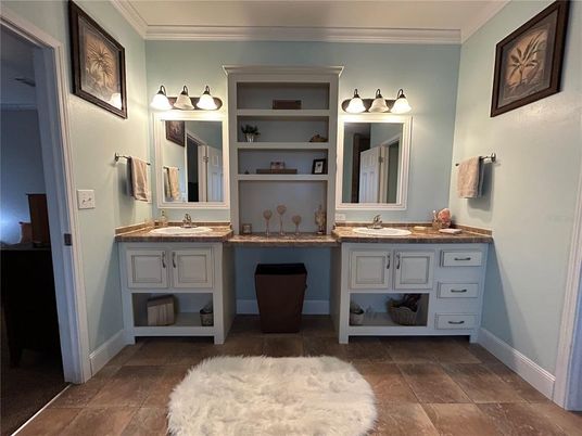 Bathroom, Dual Sink Vanities, Interior
