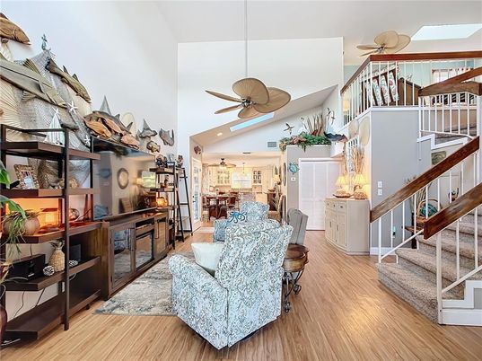 Interior, Recessed Lighting, Wood Texture Flooring