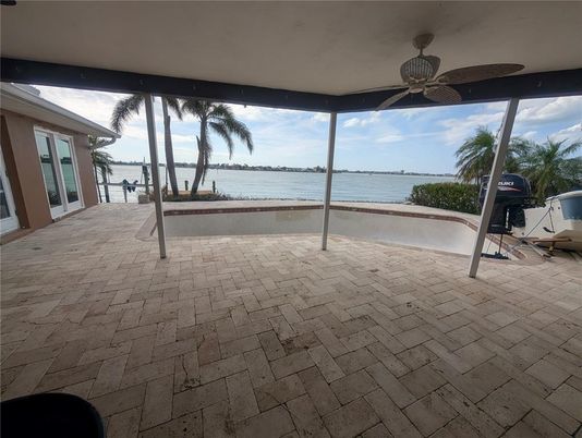 Exterior, Pool, Water