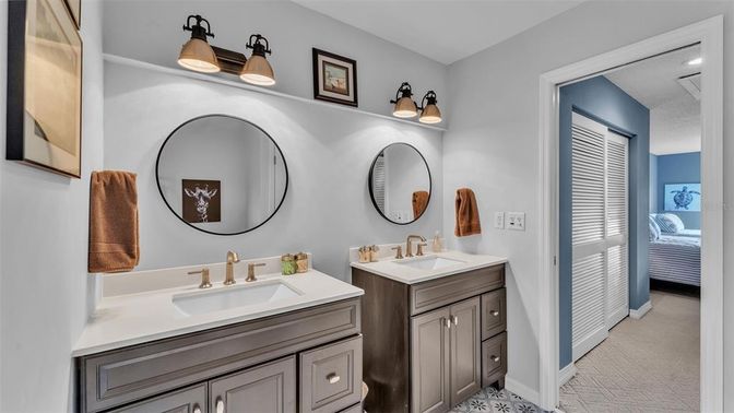Bathroom, Dual Sink Vanities, Interior