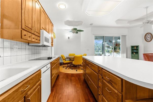 Dining room, Interior, Kitchen, Recessed Lighting, Wood Texture Flooring