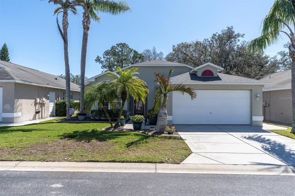 Attached, Exterior, Facade, Ranch