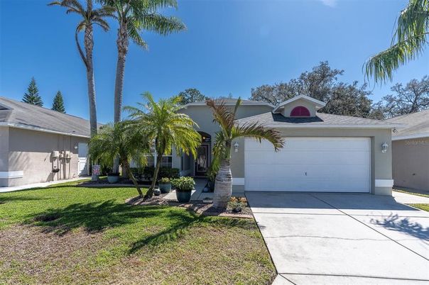 Attached, Exterior, Facade, Ranch