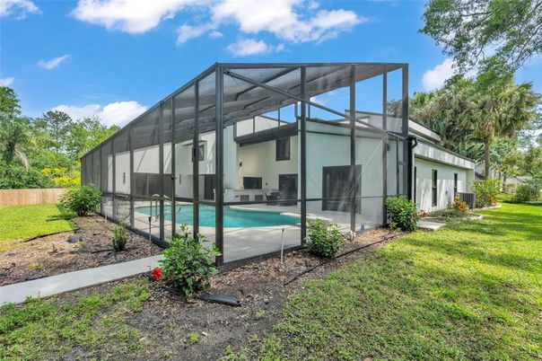 Backyard, Exterior, Facade, Modern