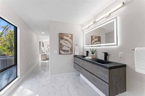 Bathroom, Interior, Marble, Recessed Lighting