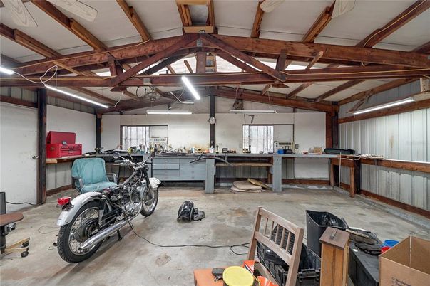 Garage, Interior, Wooden Beams