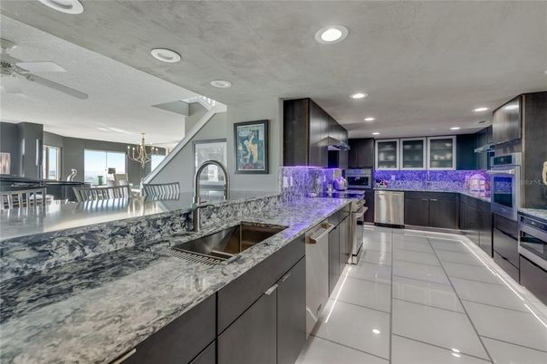 Dining room, Interior, Kitchen, Recessed Lighting, Stainless Steel Appliances