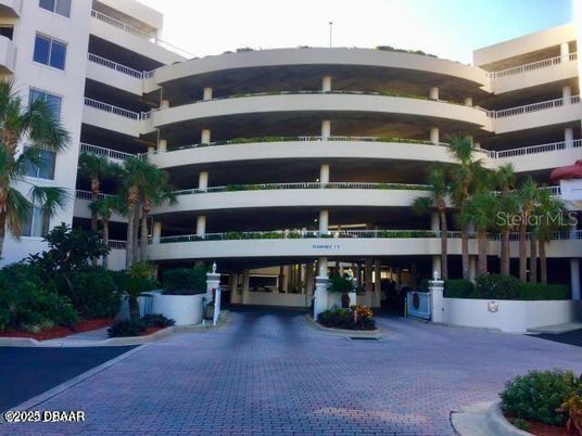 Exterior, Facade, Condo Building