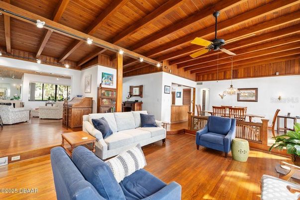 Dining room, Interior, Living room, Pendant Lights, Wooden Beams, Wooden Ceilings, Wood Texture Flooring