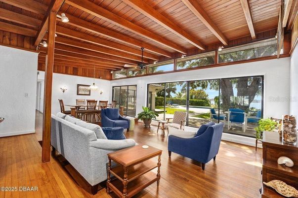 Dining room, Interior, Living room, Pendant Lights, Wooden Beams, Wooden Ceilings, Wood Texture Flooring